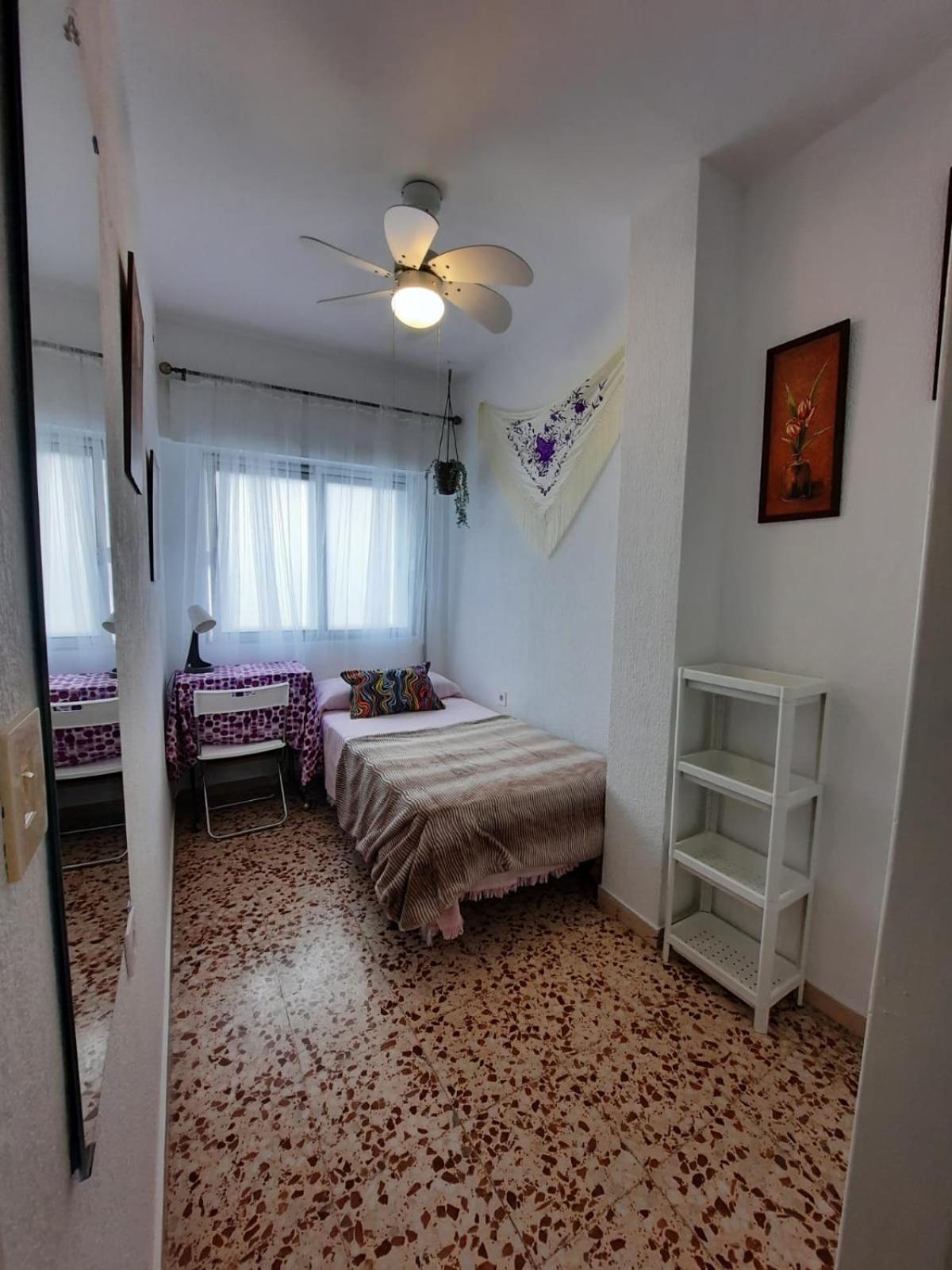 Habitaciones En Mi Piso Del Centro De Уелва Екстериор снимка