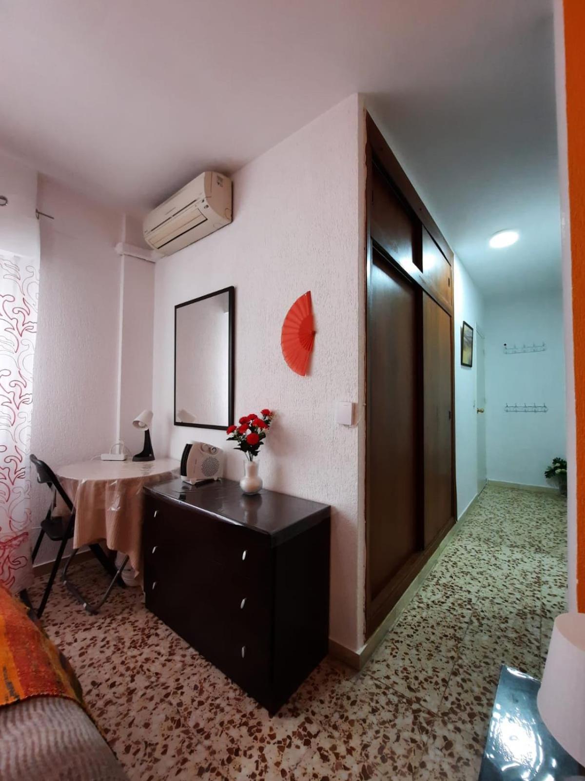 Habitaciones En Mi Piso Del Centro De Уелва Екстериор снимка