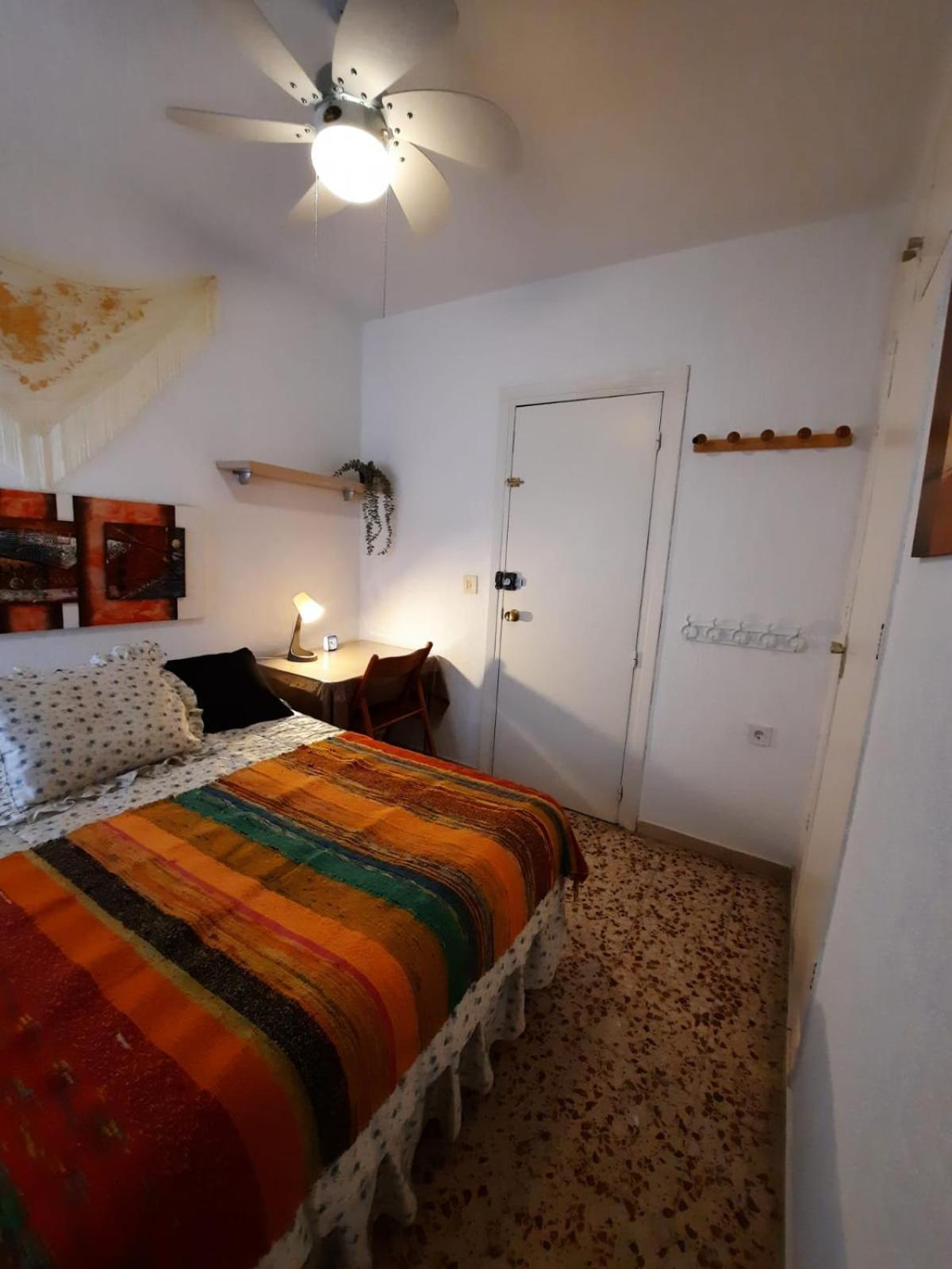 Habitaciones En Mi Piso Del Centro De Уелва Екстериор снимка