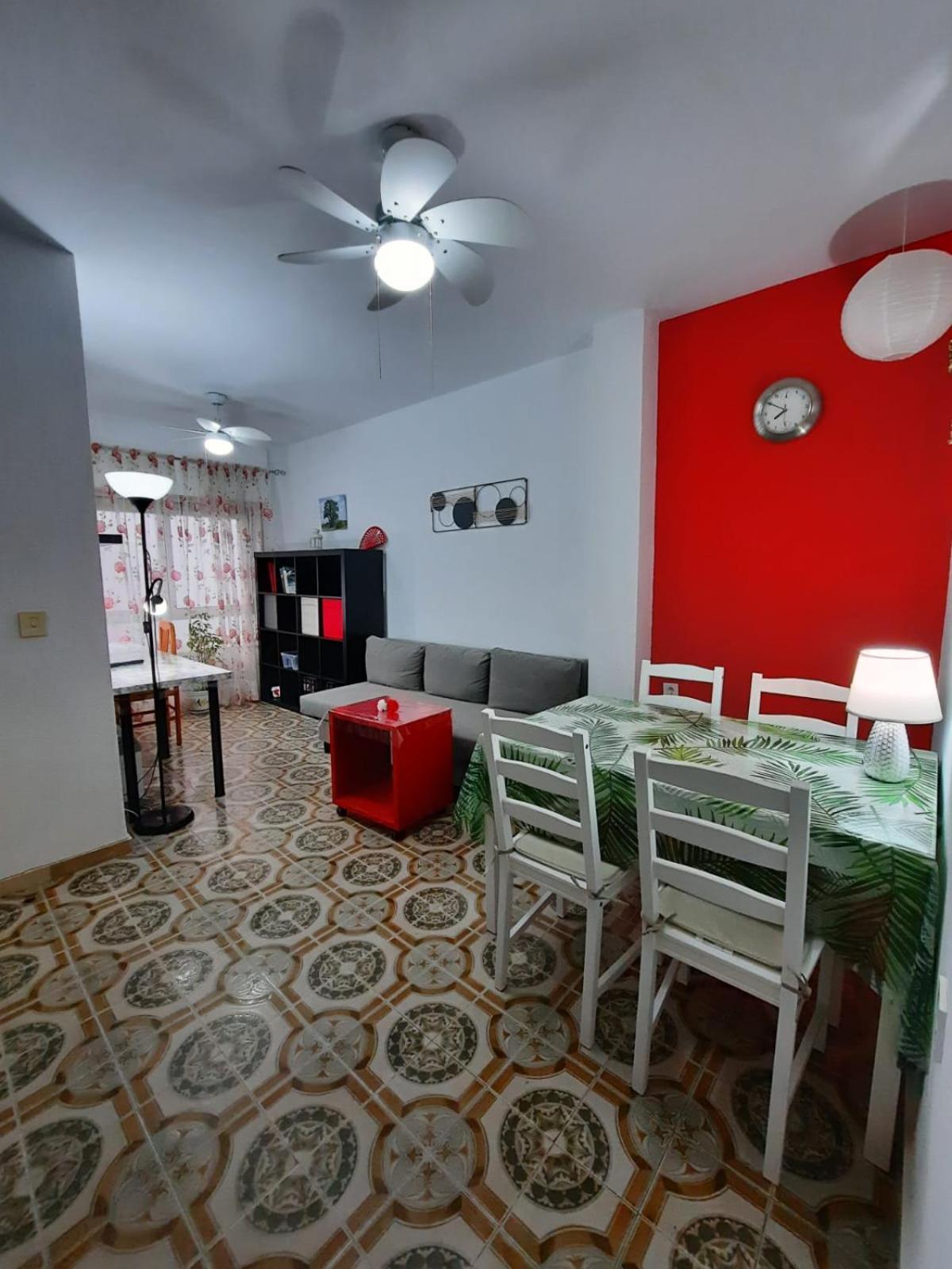 Habitaciones En Mi Piso Del Centro De Уелва Екстериор снимка