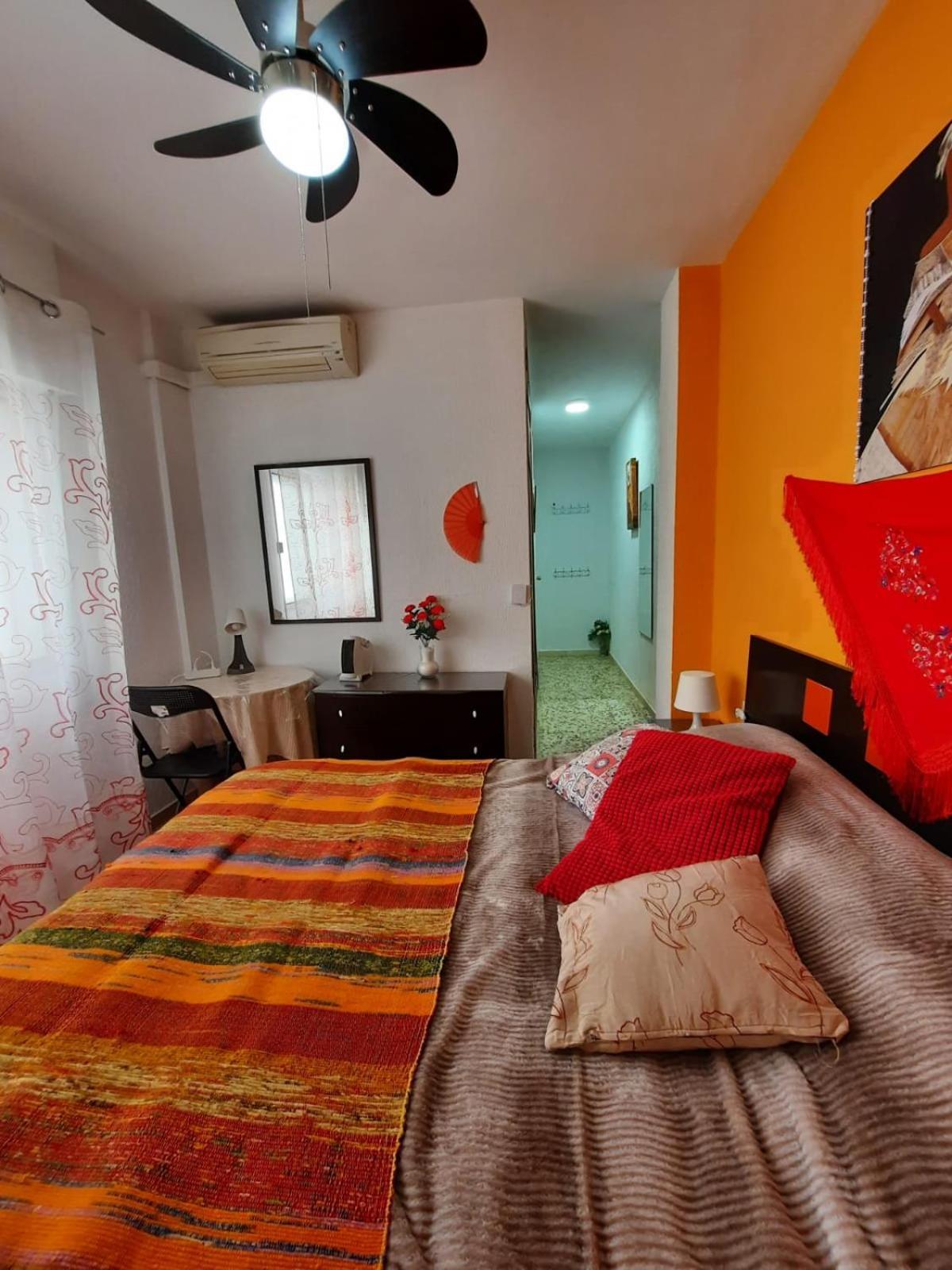 Habitaciones En Mi Piso Del Centro De Уелва Екстериор снимка
